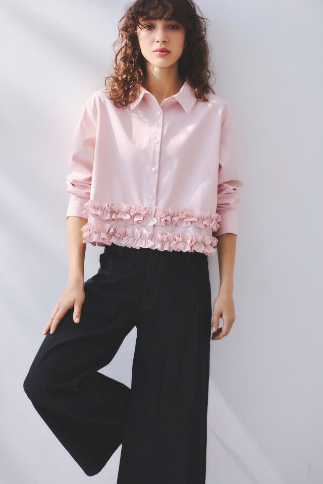 裾フリルブラウス