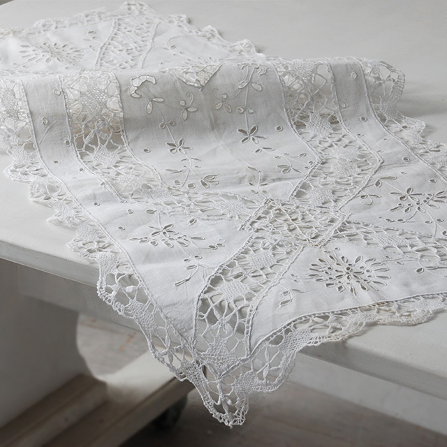 francjour ｜ ラ クジーヌ デ リラ La Cousine Des Lilas テーブル