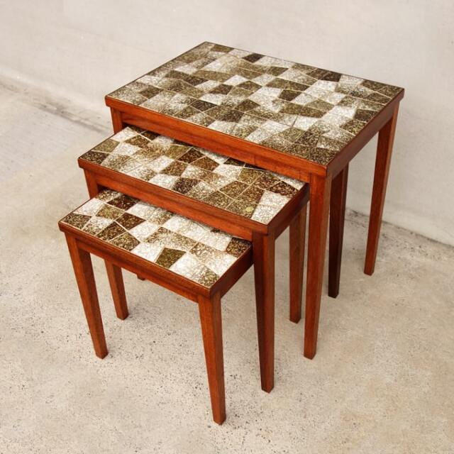 北欧のタイルトップ3連ネストテーブル｜アンバーデザイン