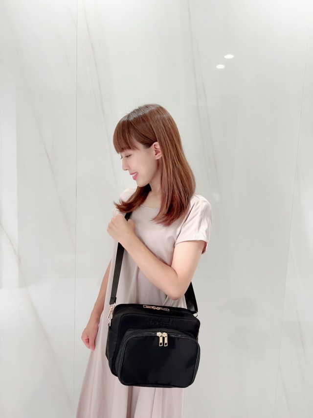 selva secreta】Camera Shoulder BAG(black×black logo)