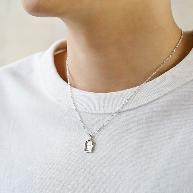 スモール 槌目 スクエア プレート ペンダント ≪2mmアズキチェーン割引