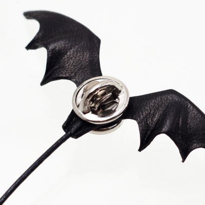 目玉コウモリ ピンバッヂ