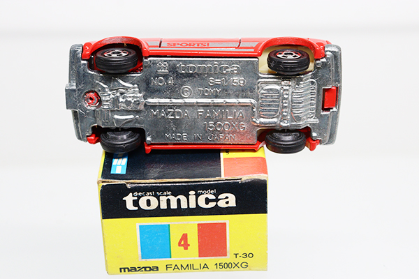 ミニカーショップ ケンボックス トミカ 黒箱☆4☆マツダファミリア