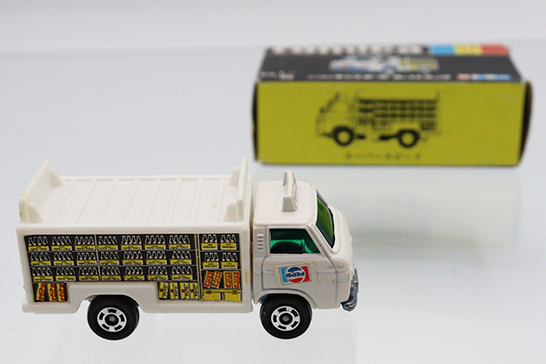 ミニカーショップ ケンボックス トミカ 黒箱☆54☆日産キャブオール