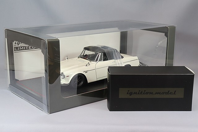 イグニッションモデル 1/18 ダットサン フェアレディ 2000 (SR311