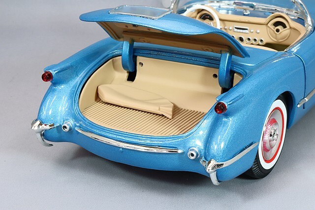 アメリカンマッスル 1/18 1954 シボレー コルベット コンバーチブル