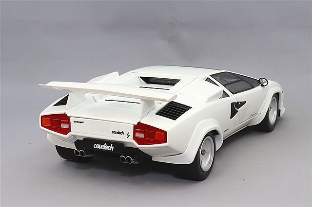 京商 1/18 ランボルギーニ カウンタック LP400S ホワイト