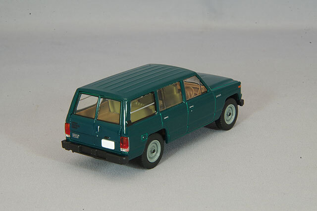 トミカリミテッドヴィンテージ NEO 1/64 日産 サファリ エクストラバン