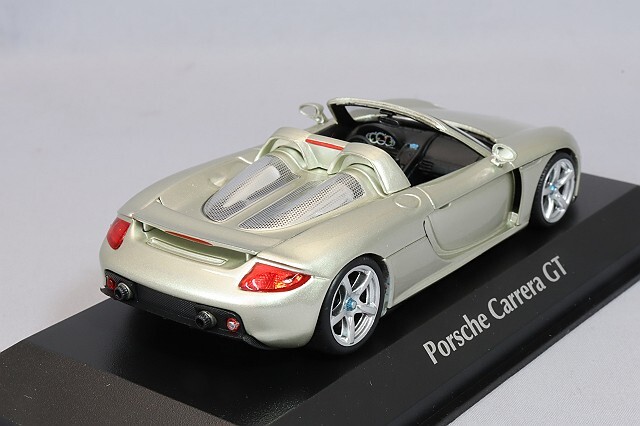 マキシチャンプス 1/43 ポルシェ カレラ GT 2003 シルバー