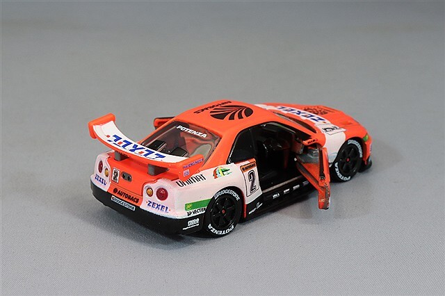 トミカプレミアムRacing ARTA ゼクセル スカイライン R34 #2