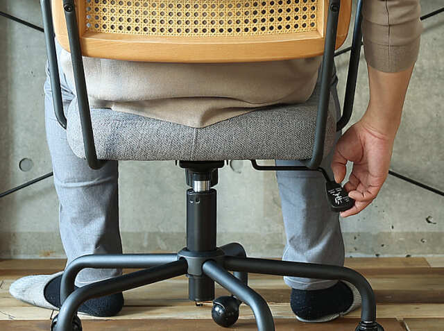 デスクチェア form（フォーム）｜北欧・ヴィンテージインテリア・家具