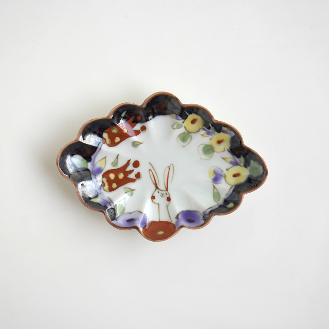 うさぎの小路(濃白)菊割菱小皿｜空萌工房(そらもえこうぼう)｜田口紀美子