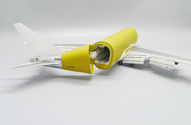 JC WINGS 1/200 747-400(LCF) ドリームリフター ファクトリーカラー