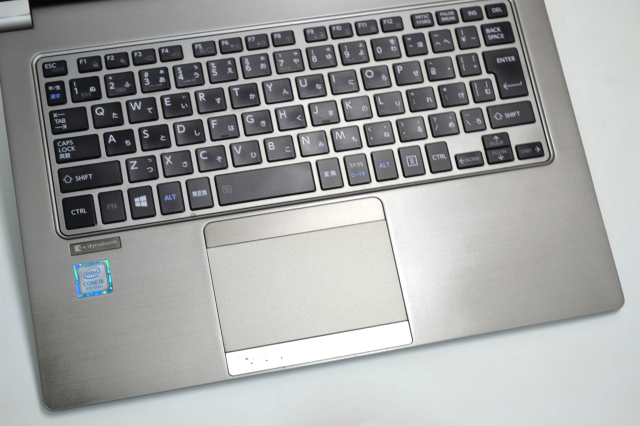 薄型・軽量 フルHD Webカメラ 東芝 dynabook R63/J Core i5 8250U M