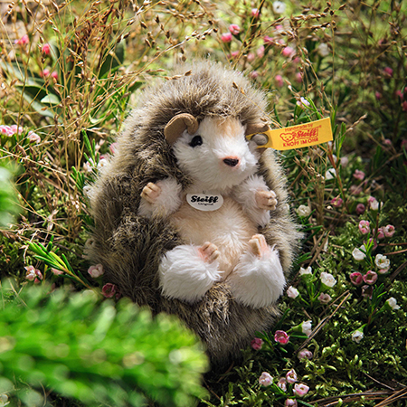 赤ちゃんハリネズミのジョギー | ドイツ最高級テディベアのシュタイフ