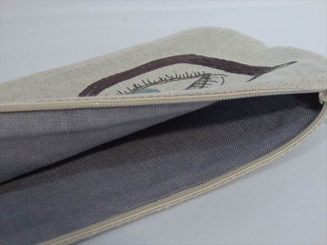 コーラル＆タスク(Coral&Tusk)「メガネと目の刺繍」ポーチ（リネン裏地