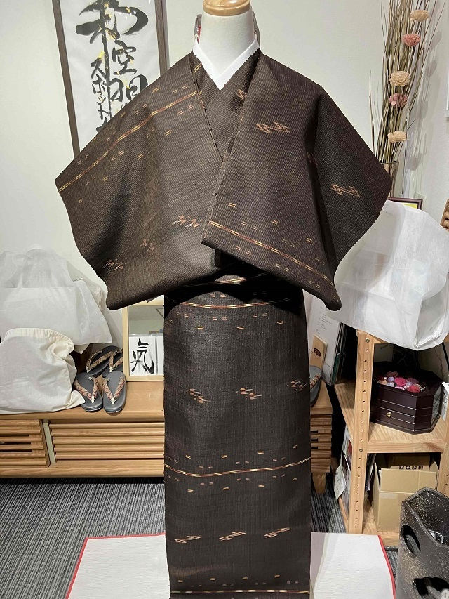 本場久米島紬 高坂エミ子作 緯絣 泥染/草木染 国の重要無形文化財