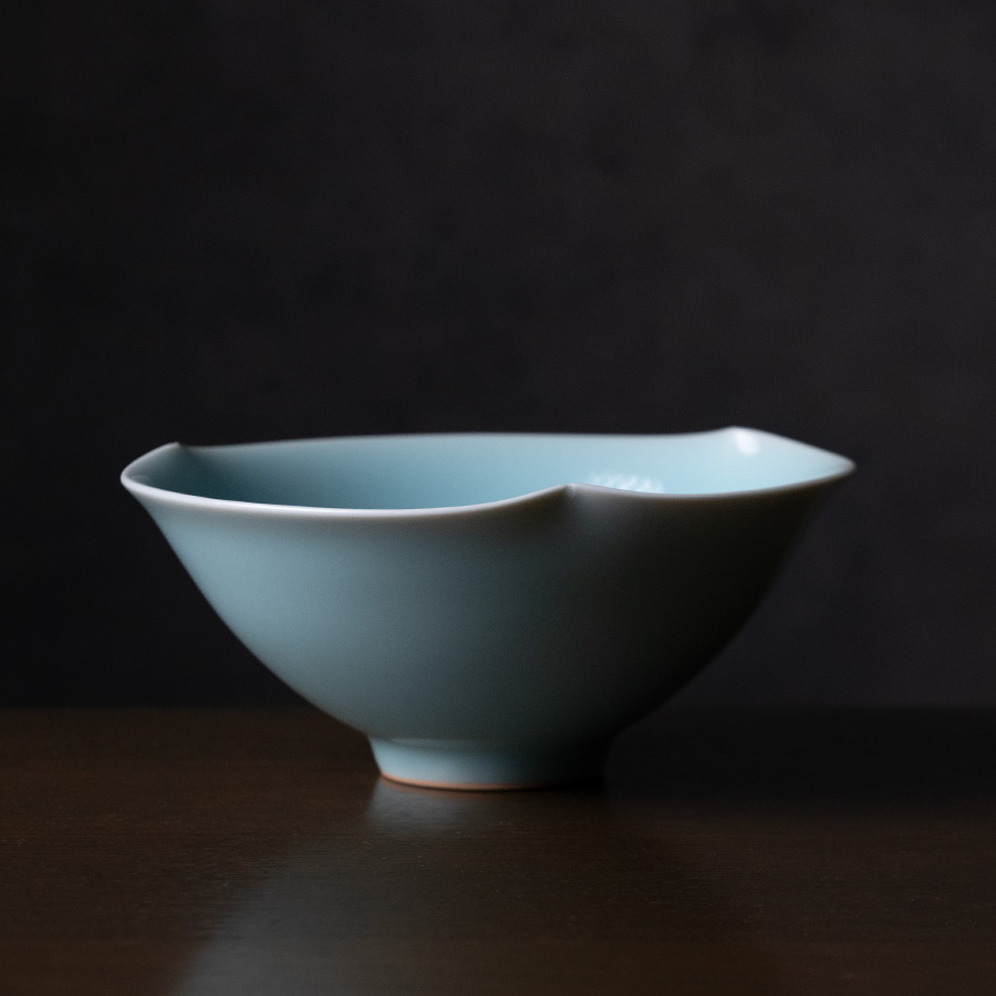 青白磁抹茶茶碗（IH-053） 作家「市川博一」