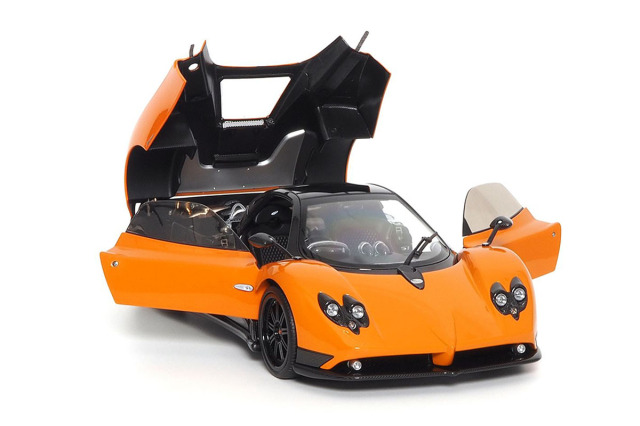 予約商品 ** BBR - Almost Real 1/18 Pagani Zonda F (Diecast full