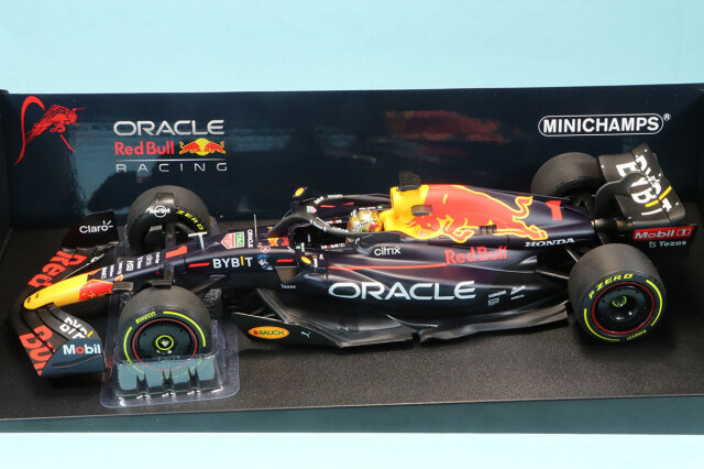 ミニチャンプス 1/43 オラクル レッドブル レーシング RB18