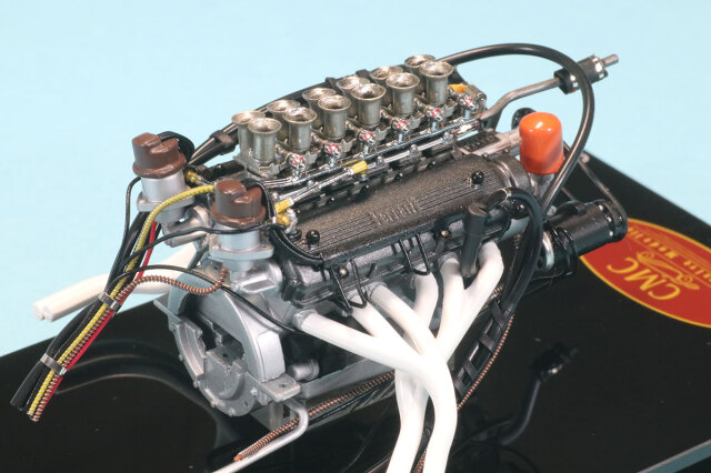 CMC 1/18 フェラーリ 250 GTO エンジン ディスプレイケース付き M-260