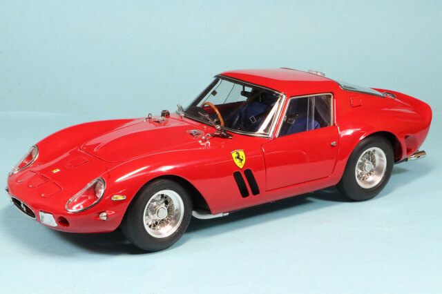 CMC 1/18 フェラーリ 250 GTO RHD（右ハンドル） ロンドン モーター