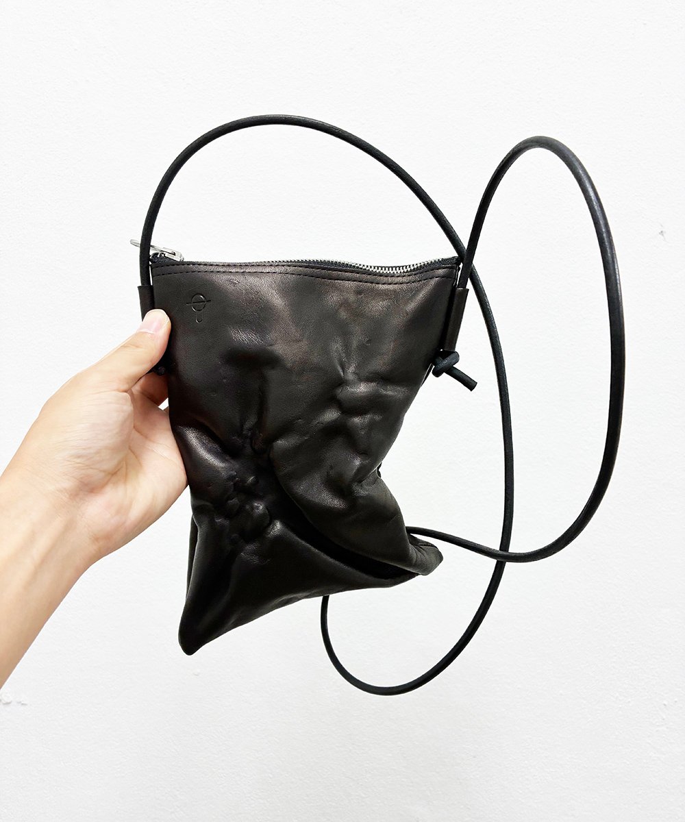 S23-02｜スキンショルダーポーチ | Kagari Yusuke ／カガリユウスケ