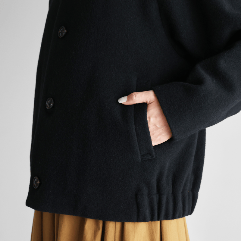 HUIS×尾州”縮絨ウールフランネルショートコート（ブラック）【ユニ