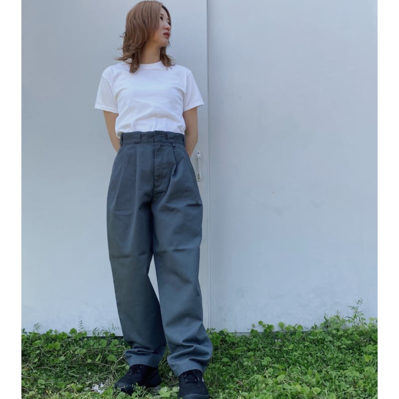 HOLIDAY「DICKIES 2TUCK PANTS」gray. | gouter le c