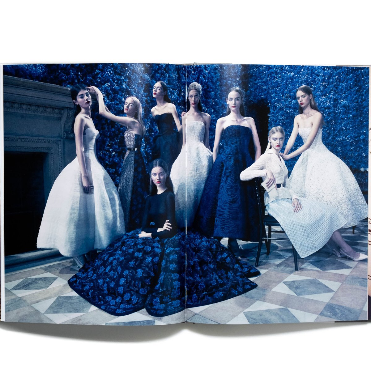 Dior: New Looks | Art Book Iskusstvo