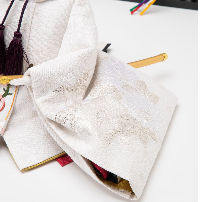 京十番親王飾｢プラチナ箔袋帯：御印文浜茄子｣ | 桂雛／小佐畑人形店