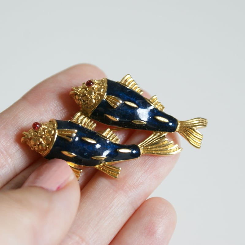 TRIFARI TMトリファリ ツインフィッシュ ネイビーブルー エナメル ミニ