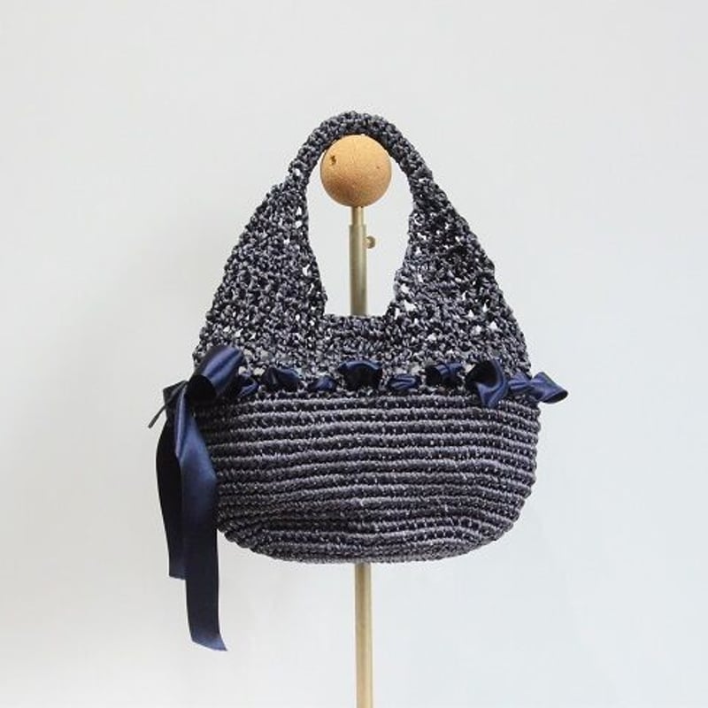 サテンリボンで手編みされたバッグをさらにリメイク・ネイビー色（NEW