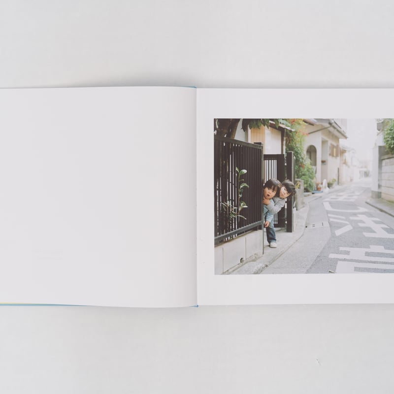 Haru and Mina」Hideaki Hamada ー 濱⽥英明 | Less Hi