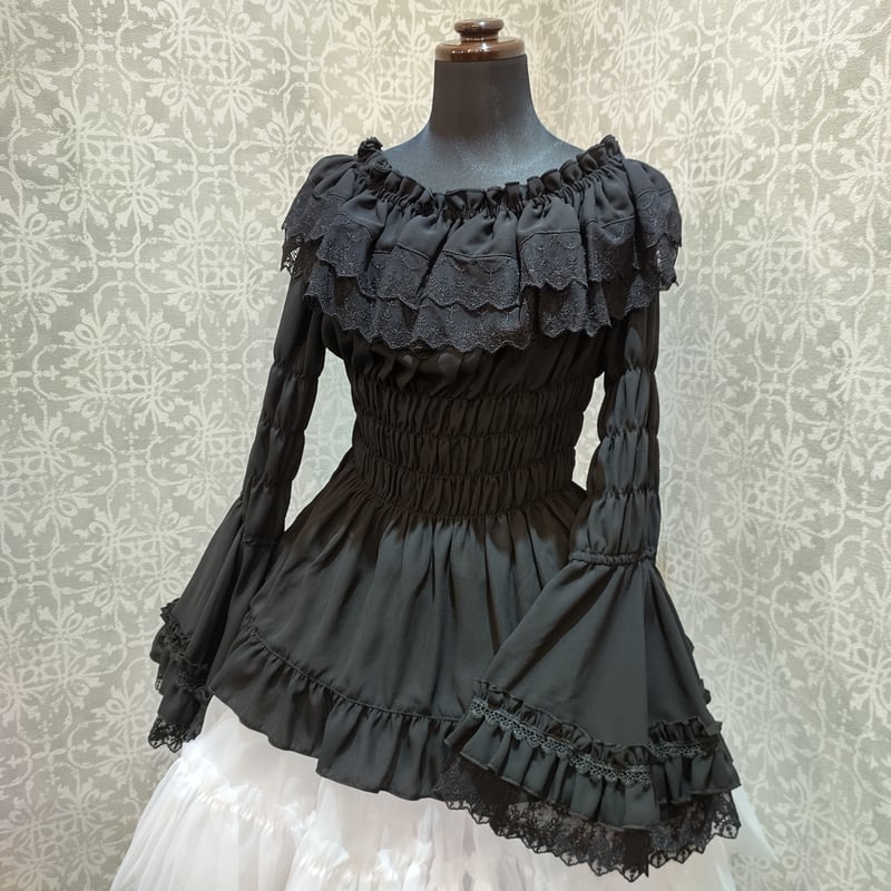 ATELIER-PIERROT】Shirring princess sleeve blous