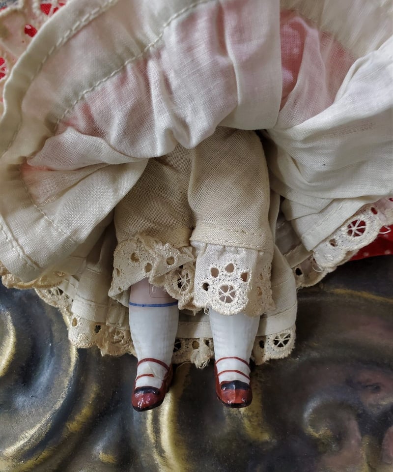 ミニョネット 赤いドレスのビスクドール アンティーク品