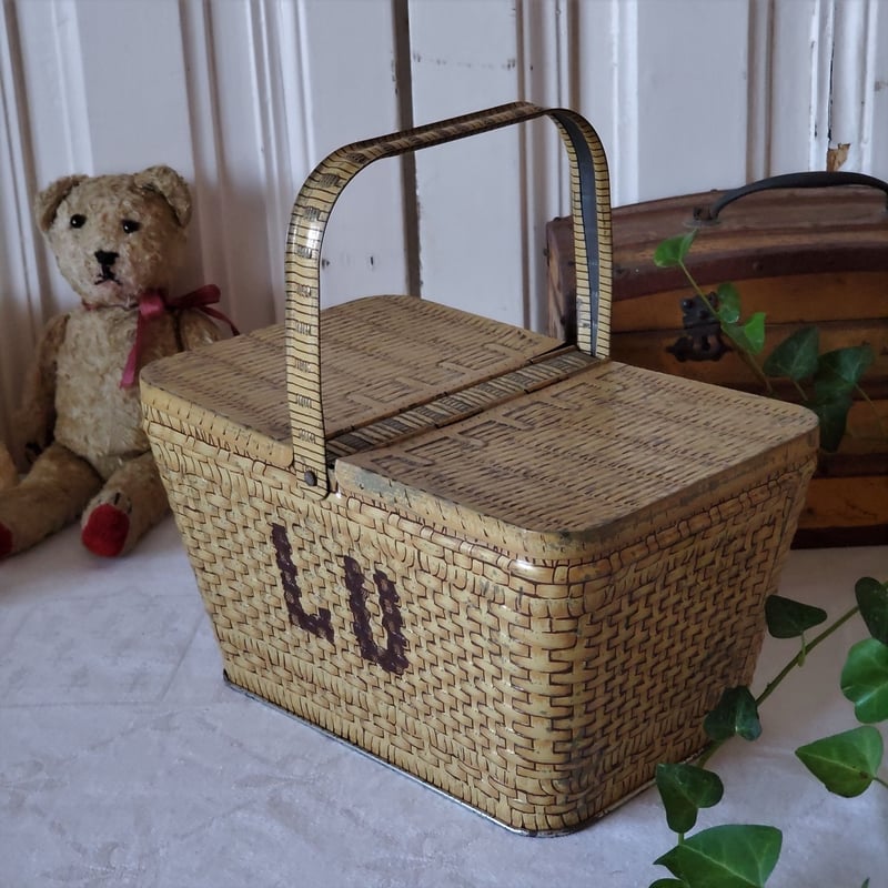 LUビスケットパニエ缶 | リボンときどきネコ