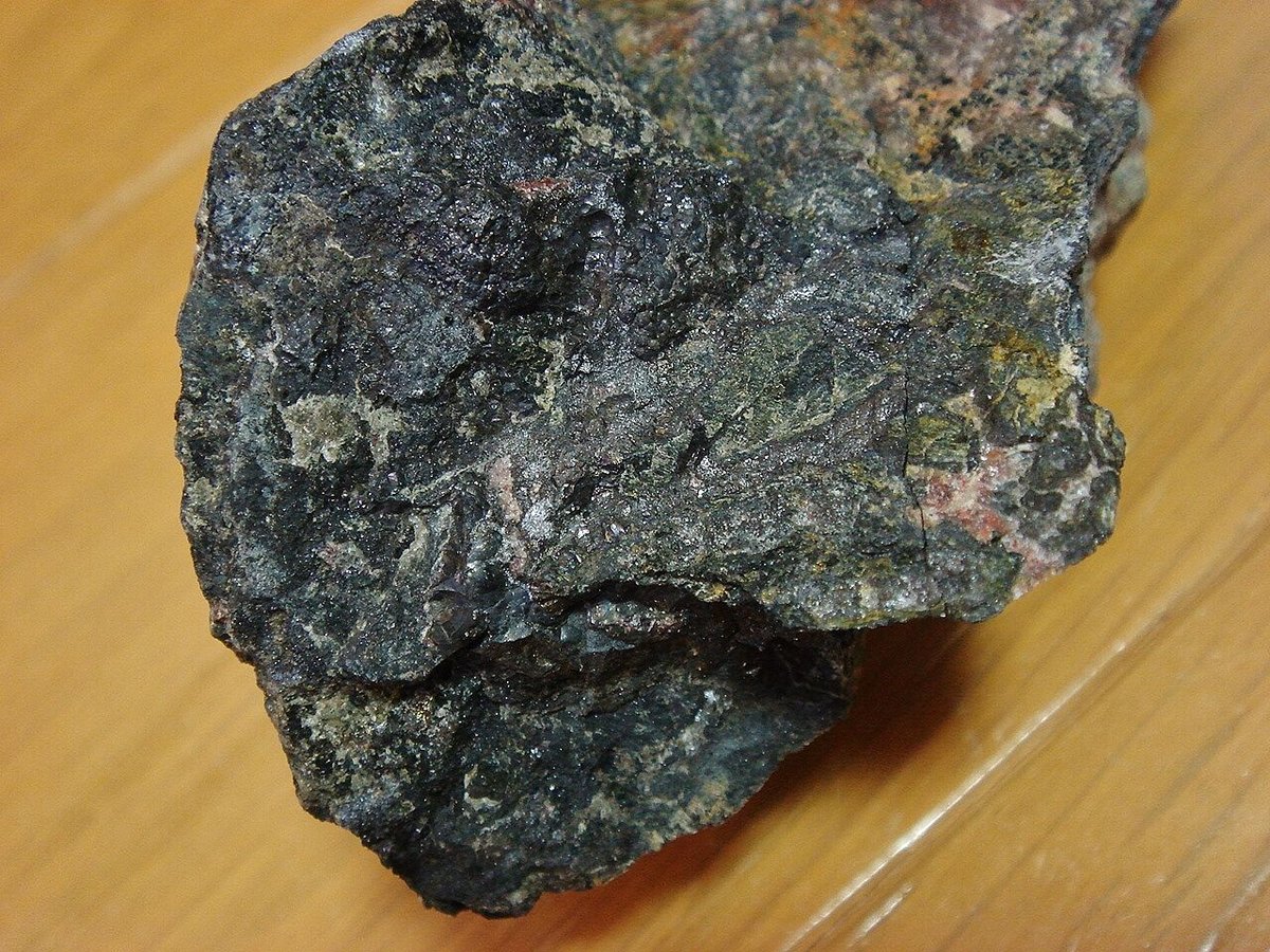 ドイツ産 ピッチブレンド / 閃ウラン鉱 / 瀝青ウラン鉱 原石 113,3g