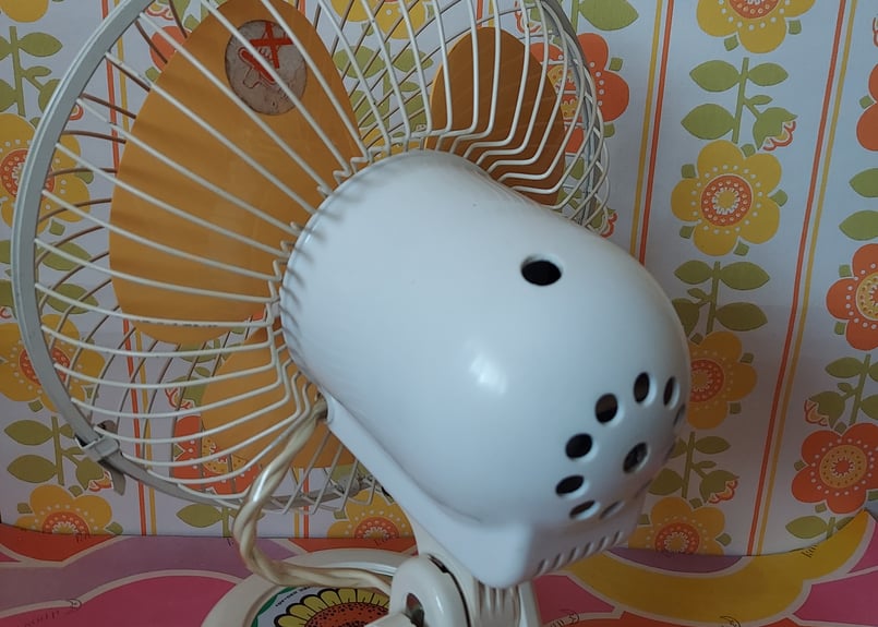 三菱🌻ひまわり柄の卓上扇風機 | あんちーくKIDAN STORE