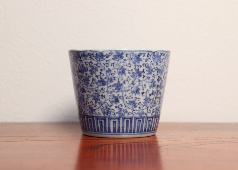 江戸中期染付萩唐草文猪口 | 吉祥寺PukuPuku