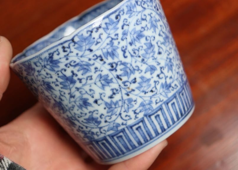 江戸中期染付萩唐草文猪口 | 吉祥寺PukuPuku