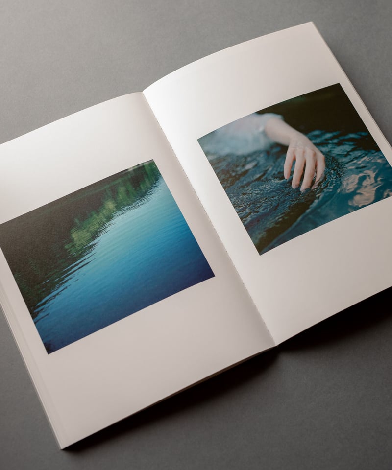 大林直行写真集「おひか 濃藍」 | Naoyuki Obayashi Online Store