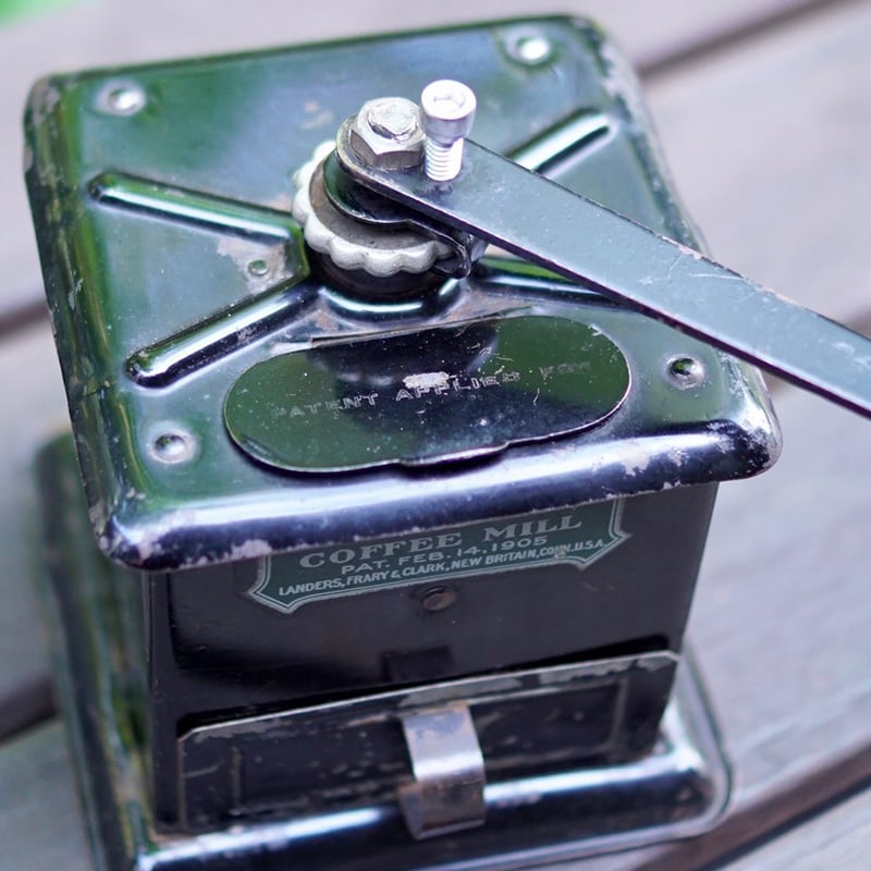 1900's UNIVERSAL No.109 Coffee Mill（Simmons Ha