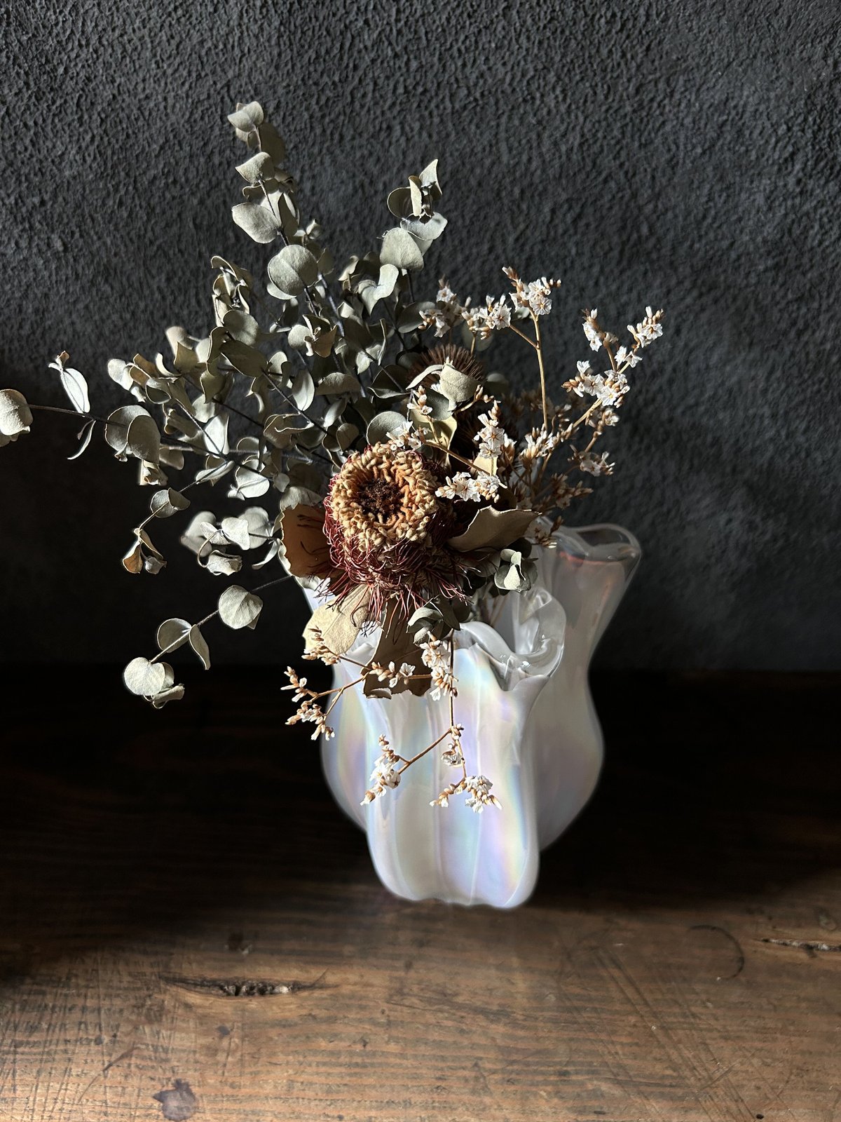 フラワーベースB/昭和レトロ/白/花形/アートグラス | 骨董