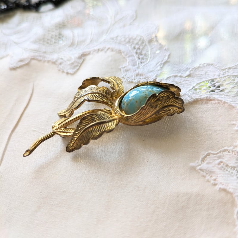 ヴィンテージのターコイズ風つぼみのブローチ | Chocolat〜ショコラ〜