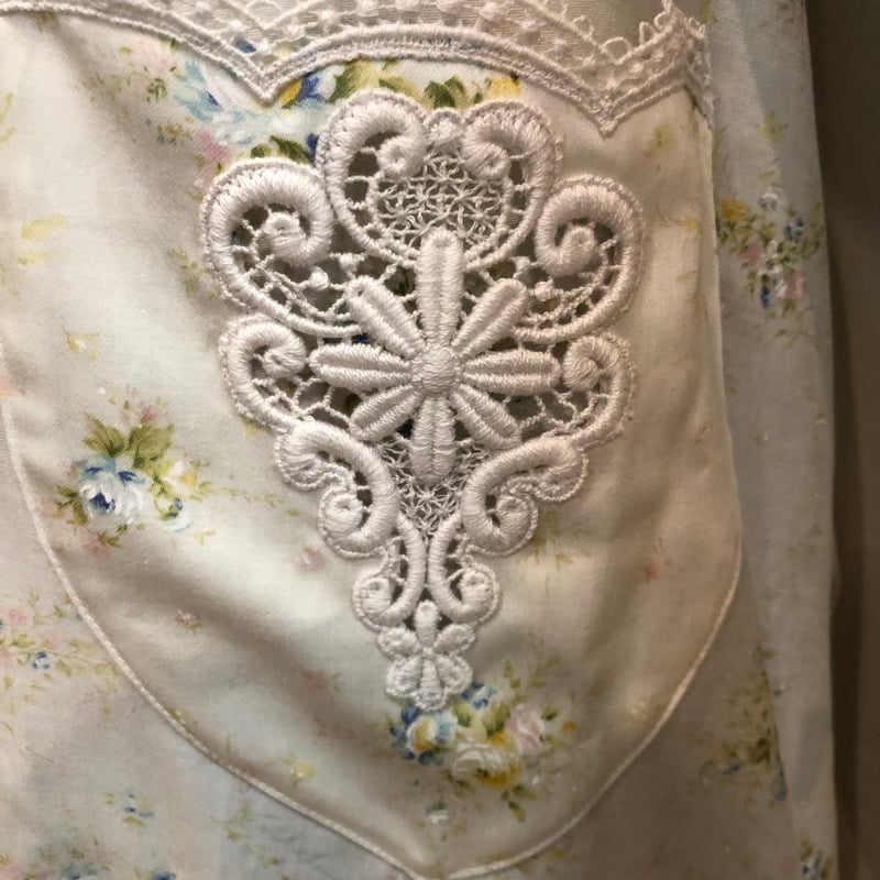 アキアカネ エプロン | さえら POTECHINO マリーアン金沢