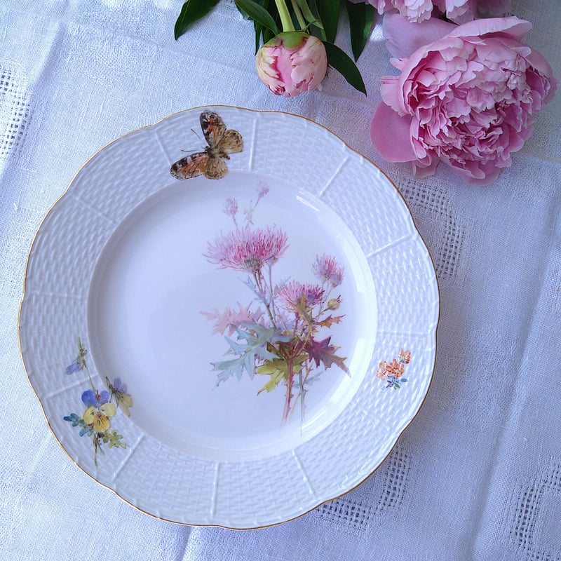 1924年以前Meissenのアザミと蝶🦋自然主義絵付けのお皿は直径約25㎝D