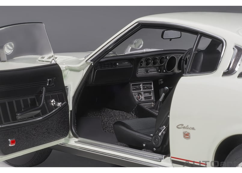 AUTOart 1/18 トヨタ セリカ リフトバック 2000GT （RA25） 1973