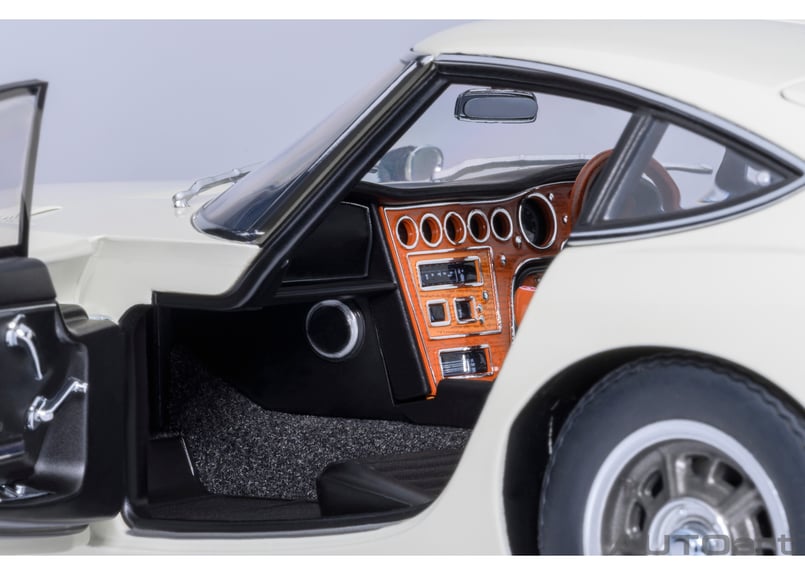 AUTOart 1/18 トヨタ 2000GT 1967 （ホワイト） 79546 | AUT