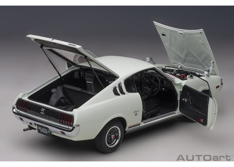 AUTOart 1/18 トヨタ セリカ リフトバック 2000GT （RA25） 1973